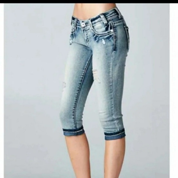 Only 1 left! ð¹Distressed skinny capris. No offers - Picture 3 of 6
